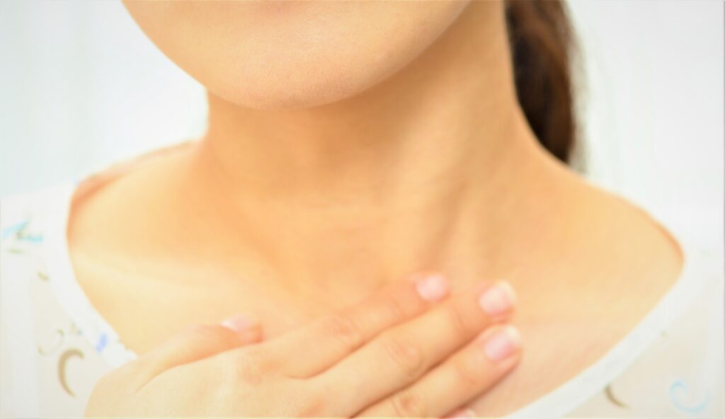 首イボは自分で取れる？軟性線維腫の原因や皮膚科での治療・治療費 